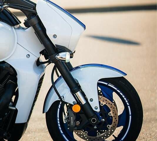 Белый Сузуки Boulevard M109R, объемом двигателя 1.8 л и пробегом 11 тыс. км за 15000 $, фото 1 на Automoto.ua