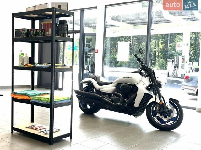 Белый Сузуки Boulevard M109R, объемом двигателя 1.8 л и пробегом 11 тыс. км за 15000 $, фото 15 на Automoto.ua