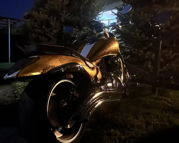 Желтый Сузуки Boulevard M109R, объемом двигателя 1.8 л и пробегом 10 тыс. км за 10500 $, фото 5 на Automoto.ua