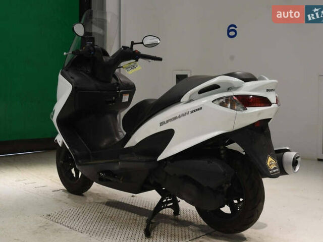 Белый Сузуки Burgman 200, объемом двигателя 0 л и пробегом 33 тыс. км за 2300 $, фото 2 на Automoto.ua