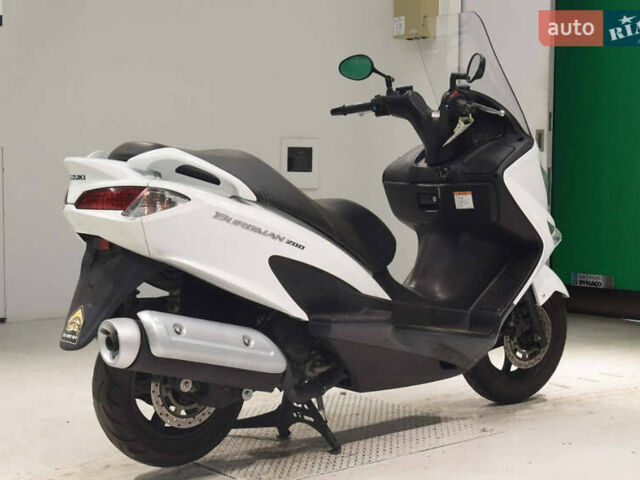 Белый Сузуки Burgman 200, объемом двигателя 0 л и пробегом 33 тыс. км за 2300 $, фото 1 на Automoto.ua