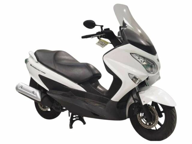 Сузуки Burgman 200, объемом двигателя 0.2 л и пробегом 0 тыс. км за 2299 $, фото 4 на Automoto.ua