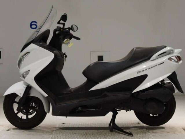 Сузуки Burgman 200, объемом двигателя 0.2 л и пробегом 0 тыс. км за 2299 $, фото 1 на Automoto.ua