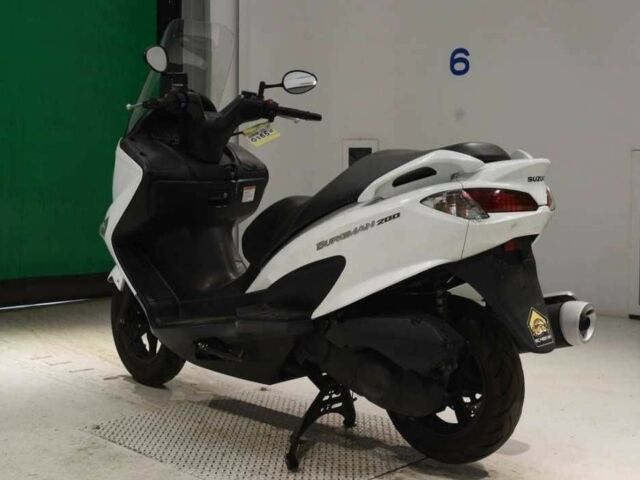 Сузуки Burgman 200, объемом двигателя 0.2 л и пробегом 0 тыс. км за 2299 $, фото 3 на Automoto.ua