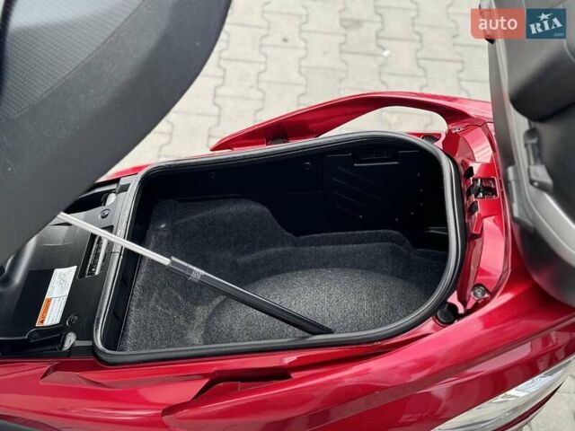 Красный Сузуки Burgman 400, объемом двигателя 0.4 л и пробегом 26 тыс. км за 3499 $, фото 27 на Automoto.ua