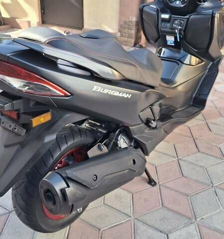 Серый Сузуки Burgman 400, объемом двигателя 0.4 л и пробегом 18 тыс. км за 4700 $, фото 7 на Automoto.ua