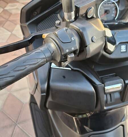 Серый Сузуки Burgman 400, объемом двигателя 0.4 л и пробегом 18 тыс. км за 4700 $, фото 8 на Automoto.ua