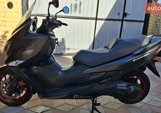 Серый Сузуки Burgman 400, объемом двигателя 0.4 л и пробегом 18 тыс. км за 4700 $, фото 5 на Automoto.ua