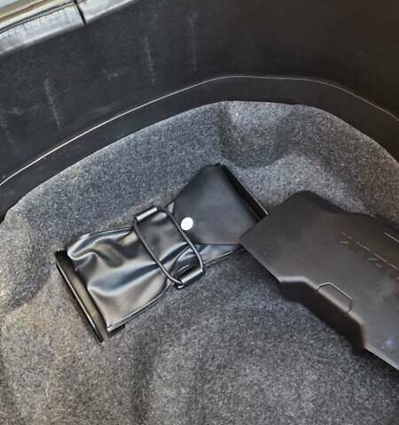 Серый Сузуки Burgman 400, объемом двигателя 0.4 л и пробегом 18 тыс. км за 4700 $, фото 11 на Automoto.ua