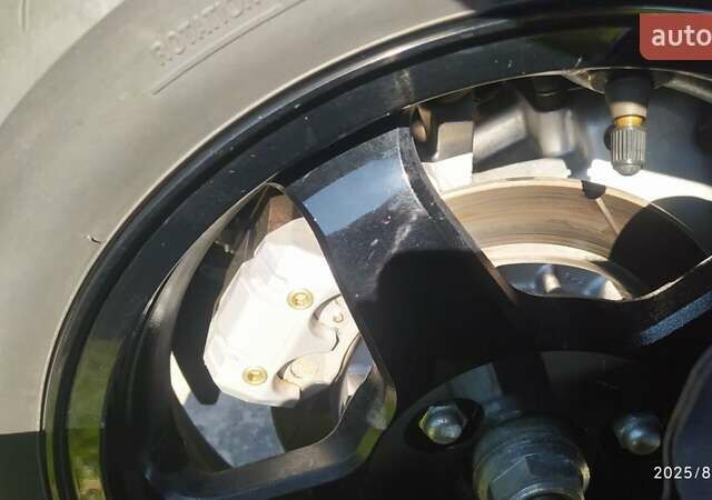 Синий Сузуки Burgman 400, объемом двигателя 0.39 л и пробегом 7 тыс. км за 2300 $, фото 10 на Automoto.ua