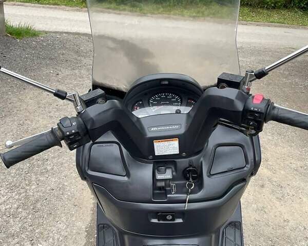 Синий Сузуки Burgman 400, объемом двигателя 0.4 л и пробегом 60 тыс. км за 1999 $, фото 7 на Automoto.ua