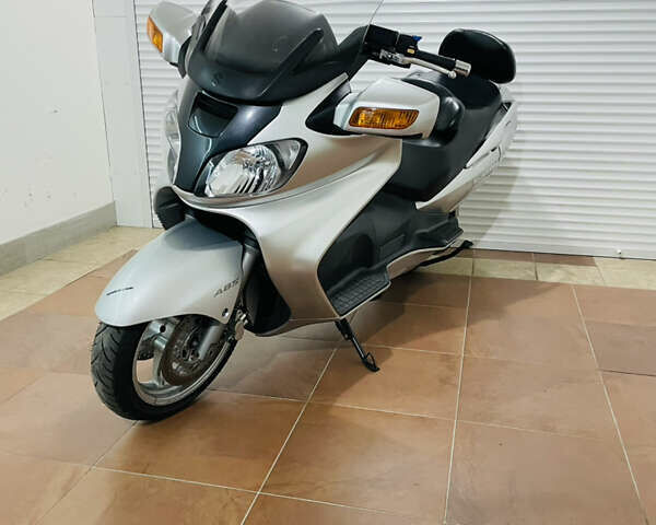 Сірий Сузукі Burgman AN 650, об'ємом двигуна 0.65 л та пробігом 44 тис. км за 4000 $, фото 11 на Automoto.ua