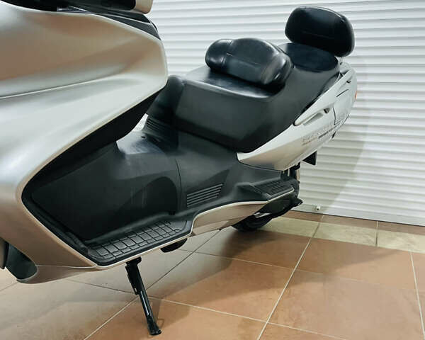 Сірий Сузукі Burgman AN 650, об'ємом двигуна 0.65 л та пробігом 44 тис. км за 4000 $, фото 15 на Automoto.ua