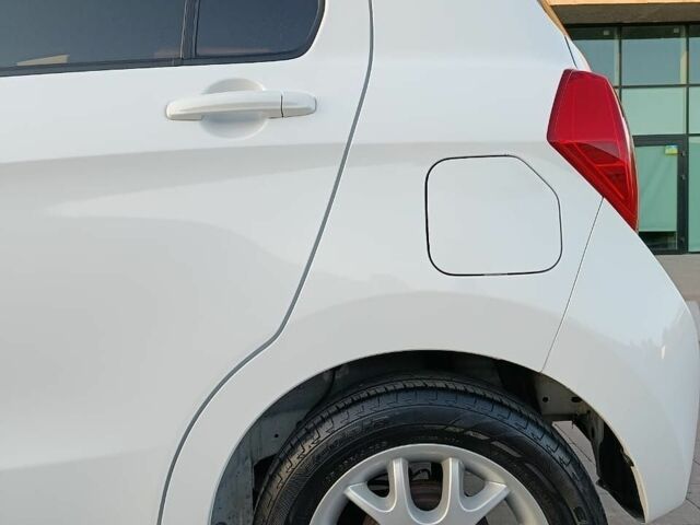 Белый Сузуки Celerio, объемом двигателя 1 л и пробегом 51 тыс. км за 8700 $, фото 3 на Automoto.ua