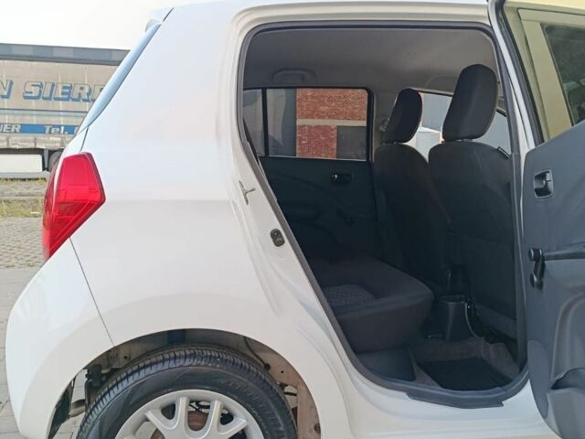 Белый Сузуки Celerio, объемом двигателя 1 л и пробегом 51 тыс. км за 8700 $, фото 16 на Automoto.ua