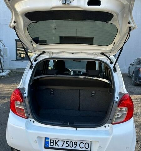 Белый Сузуки Celerio, объемом двигателя 1 л и пробегом 46 тыс. км за 7800 $, фото 6 на Automoto.ua