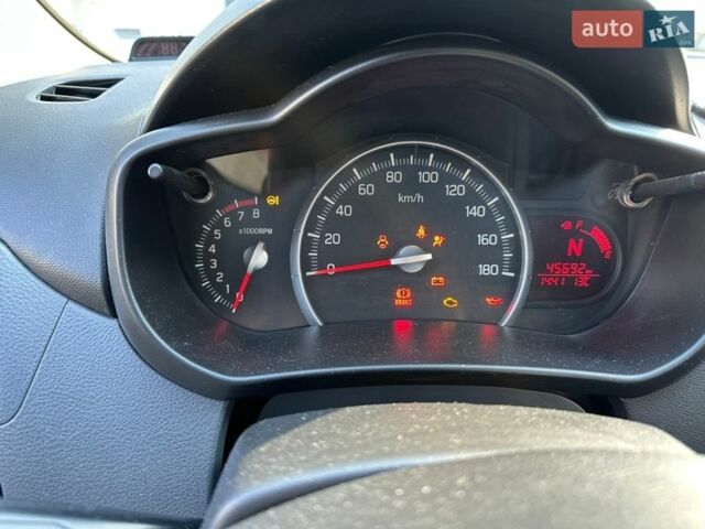 Белый Сузуки Celerio, объемом двигателя 1 л и пробегом 46 тыс. км за 7800 $, фото 9 на Automoto.ua