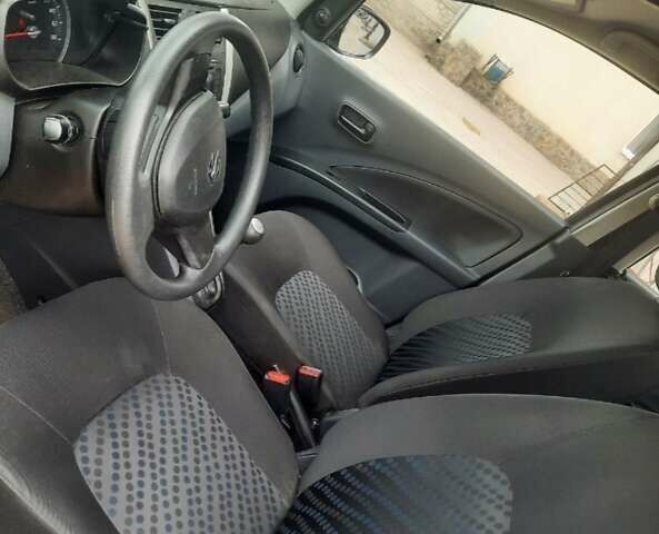 Сірий Сузукі Celerio, об'ємом двигуна 1 л та пробігом 61 тис. км за 7900 $, фото 7 на Automoto.ua