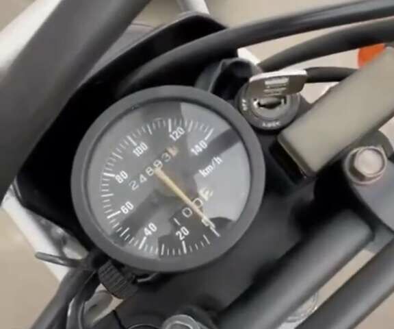 Сузукі Djebel 200, об'ємом двигуна 0 л та пробігом 24 тис. км за 1900 $, фото 8 на Automoto.ua