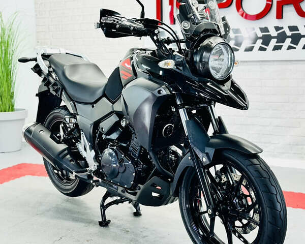 Чорний Сузукі DL 250, об'ємом двигуна 0.25 л та пробігом 16 тис. км за 4300 $, фото 1 на Automoto.ua