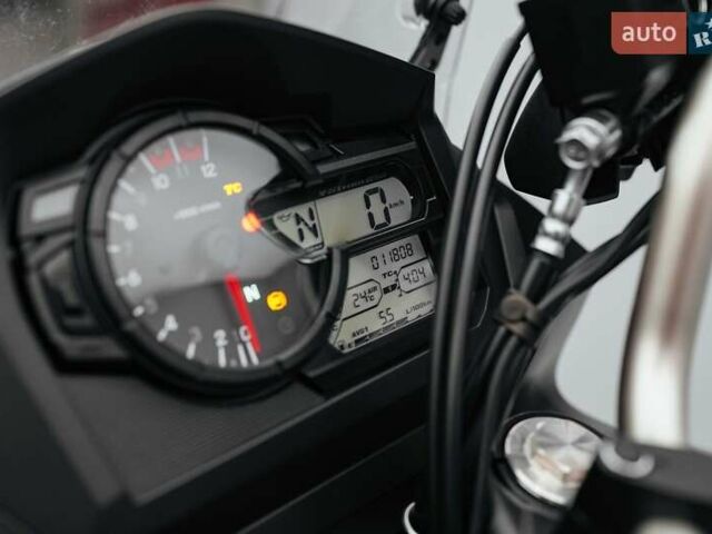 Черный Сузуки DL 650, объемом двигателя 0.65 л и пробегом 12 тыс. км за 9605 $, фото 11 на Automoto.ua