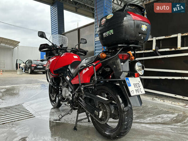 Красный Сузуки DL 650, объемом двигателя 0.65 л и пробегом 116 тыс. км за 4300 $, фото 2 на Automoto.ua