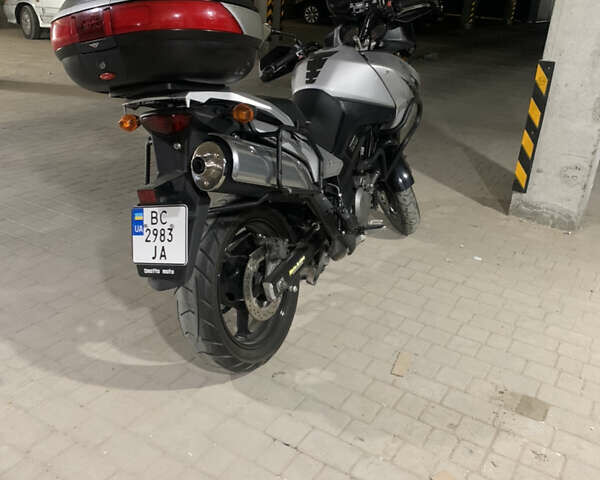 Сузуки DL 650, объемом двигателя 0.65 л и пробегом 43 тыс. км за 4900 $, фото 3 на Automoto.ua