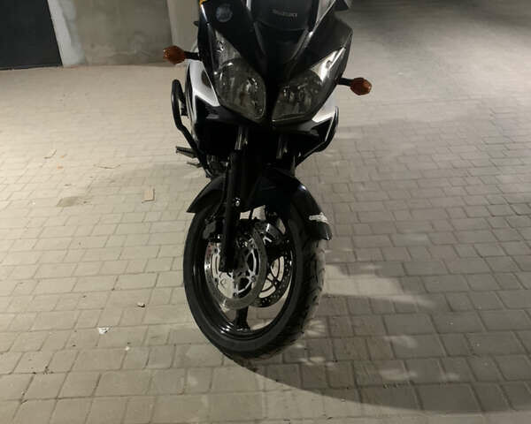 Сузуки DL 650, объемом двигателя 0.65 л и пробегом 43 тыс. км за 4900 $, фото 1 на Automoto.ua