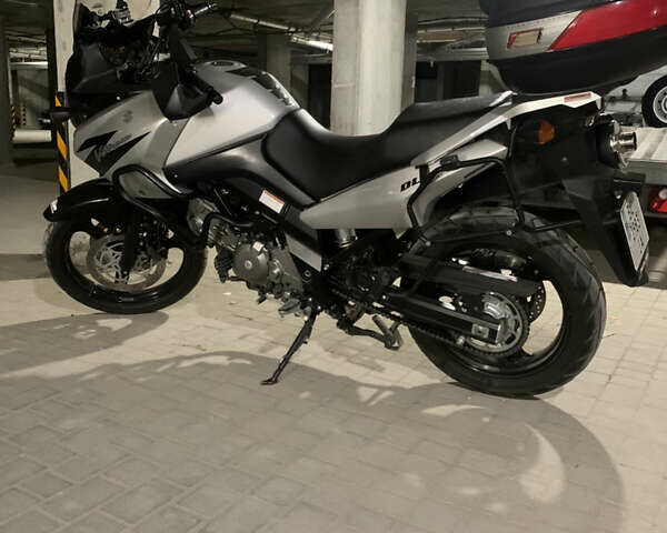 Сузуки DL 650, объемом двигателя 0.65 л и пробегом 43 тыс. км за 4900 $, фото 2 на Automoto.ua