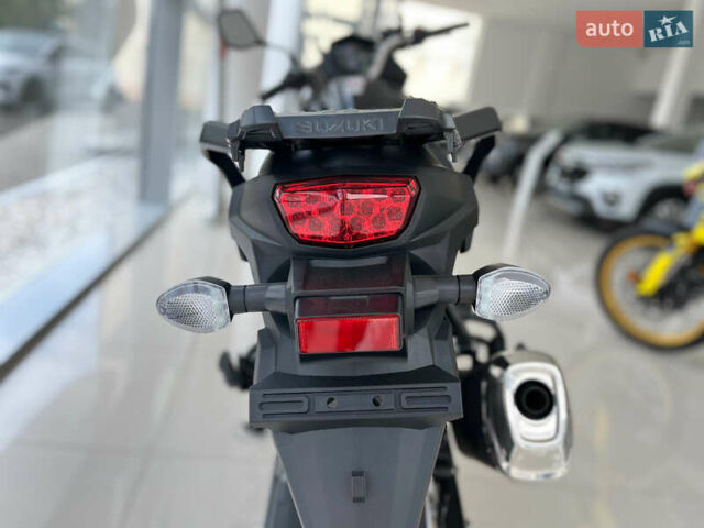 Сузуки DL 650, объемом двигателя 0.65 л и пробегом 1 тыс. км за 10352 $, фото 4 на Automoto.ua