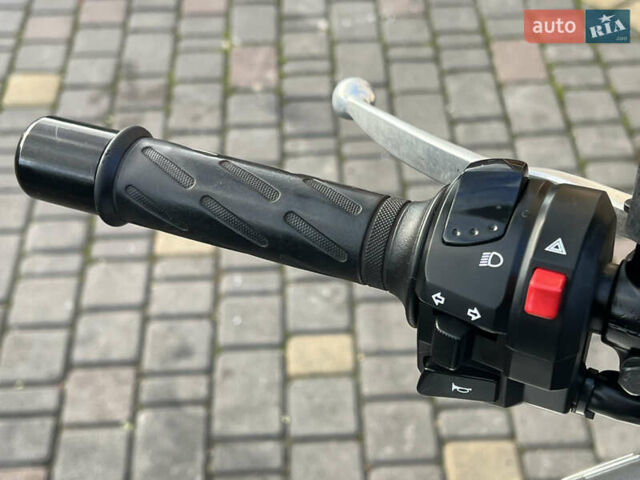 Серый Сузуки DL 650, объемом двигателя 0.65 л и пробегом 32 тыс. км за 5750 $, фото 11 на Automoto.ua