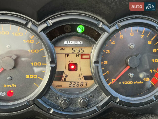 Серый Сузуки DL 650, объемом двигателя 0.65 л и пробегом 32 тыс. км за 5750 $, фото 8 на Automoto.ua