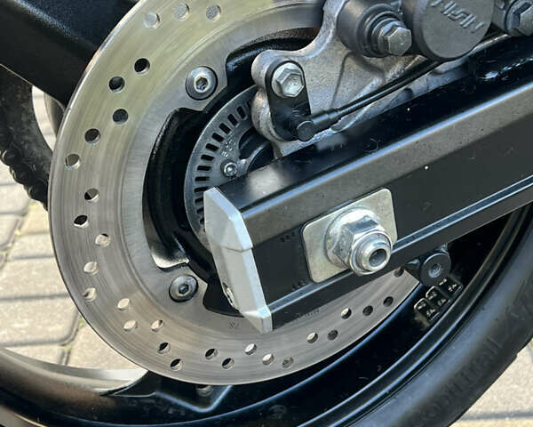 Серый Сузуки DL 650, объемом двигателя 0.65 л и пробегом 32 тыс. км за 5750 $, фото 26 на Automoto.ua