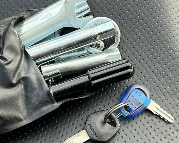 Серый Сузуки DL 650, объемом двигателя 0.65 л и пробегом 32 тыс. км за 5750 $, фото 5 на Automoto.ua