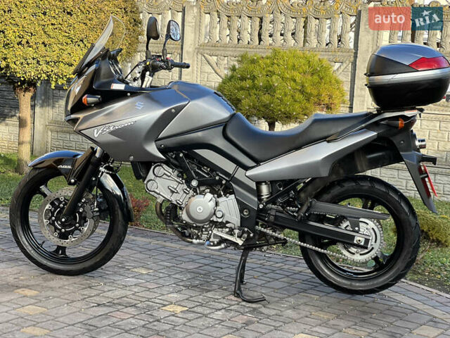 Серый Сузуки DL 650, объемом двигателя 0.65 л и пробегом 32 тыс. км за 5750 $, фото 33 на Automoto.ua