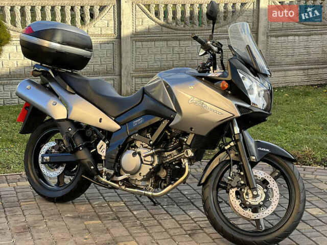 Серый Сузуки DL 650, объемом двигателя 0.65 л и пробегом 32 тыс. км за 5750 $, фото 19 на Automoto.ua