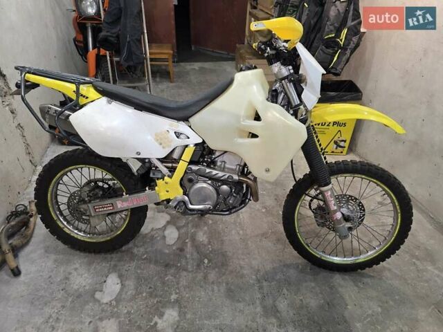 Желтый Сузуки DR-Z 400S, объемом двигателя 0.4 л и пробегом 24 тыс. км за 5200 $, фото 3 на Automoto.ua
