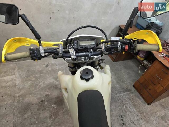 Желтый Сузуки DR-Z 400S, объемом двигателя 0.4 л и пробегом 24 тыс. км за 5200 $, фото 9 на Automoto.ua