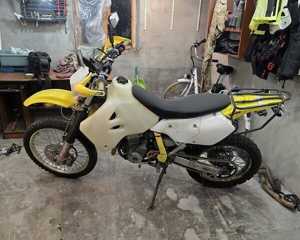 Желтый Сузуки DR-Z 400S, объемом двигателя 0.4 л и пробегом 24 тыс. км за 5200 $, фото 10 на Automoto.ua