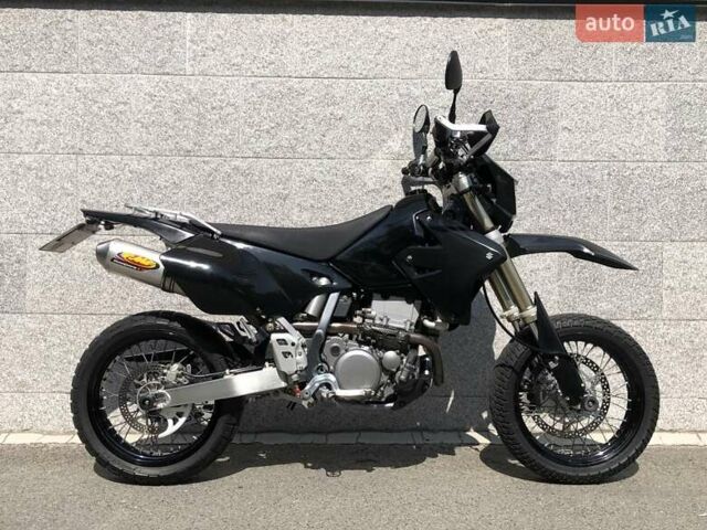 Черный Сузуки DR-Z 400SM, объемом двигателя 0.4 л и пробегом 75 тыс. км за 5200 $, фото 1 на Automoto.ua