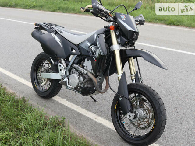 Черный Сузуки DR-Z 400SM, объемом двигателя 0.4 л и пробегом 37 тыс. км за 5000 $, фото 5 на Automoto.ua