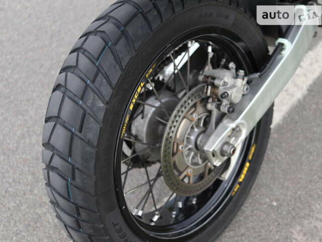 Черный Сузуки DR-Z 400SM, объемом двигателя 0.4 л и пробегом 37 тыс. км за 5000 $, фото 24 на Automoto.ua