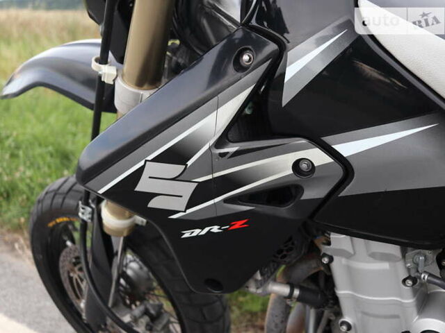 Черный Сузуки DR-Z 400SM, объемом двигателя 0.4 л и пробегом 37 тыс. км за 5000 $, фото 12 на Automoto.ua