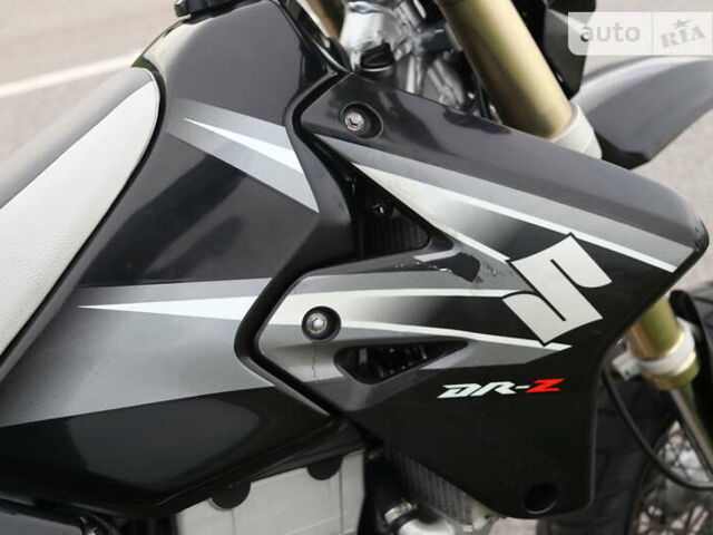 Черный Сузуки DR-Z 400SM, объемом двигателя 0.4 л и пробегом 37 тыс. км за 5000 $, фото 14 на Automoto.ua