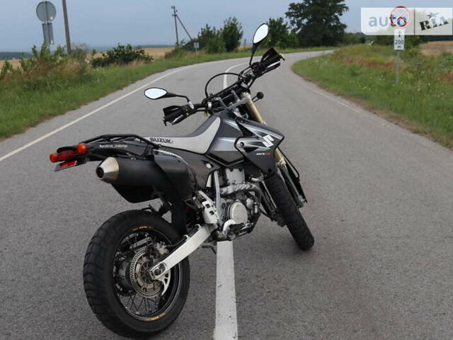 Черный Сузуки DR-Z 400SM, объемом двигателя 0.4 л и пробегом 37 тыс. км за 5000 $, фото 2 на Automoto.ua