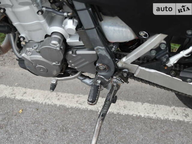 Черный Сузуки DR-Z 400SM, объемом двигателя 0.4 л и пробегом 37 тыс. км за 5000 $, фото 10 на Automoto.ua