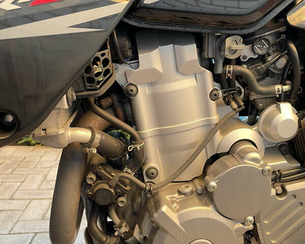 Черный Сузуки DR-Z 400SM, объемом двигателя 0.4 л и пробегом 23 тыс. км за 5200 $, фото 6 на Automoto.ua