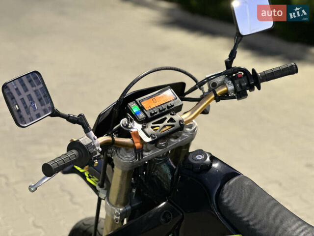 Черный Сузуки DR-Z 400SM, объемом двигателя 0.4 л и пробегом 53 тыс. км за 4300 $, фото 8 на Automoto.ua