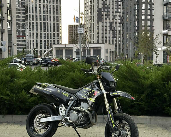 Черный Сузуки DR-Z 400SM, объемом двигателя 0.4 л и пробегом 53 тыс. км за 4300 $, фото 13 на Automoto.ua