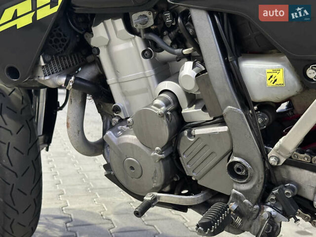 Черный Сузуки DR-Z 400SM, объемом двигателя 0.4 л и пробегом 53 тыс. км за 4300 $, фото 11 на Automoto.ua